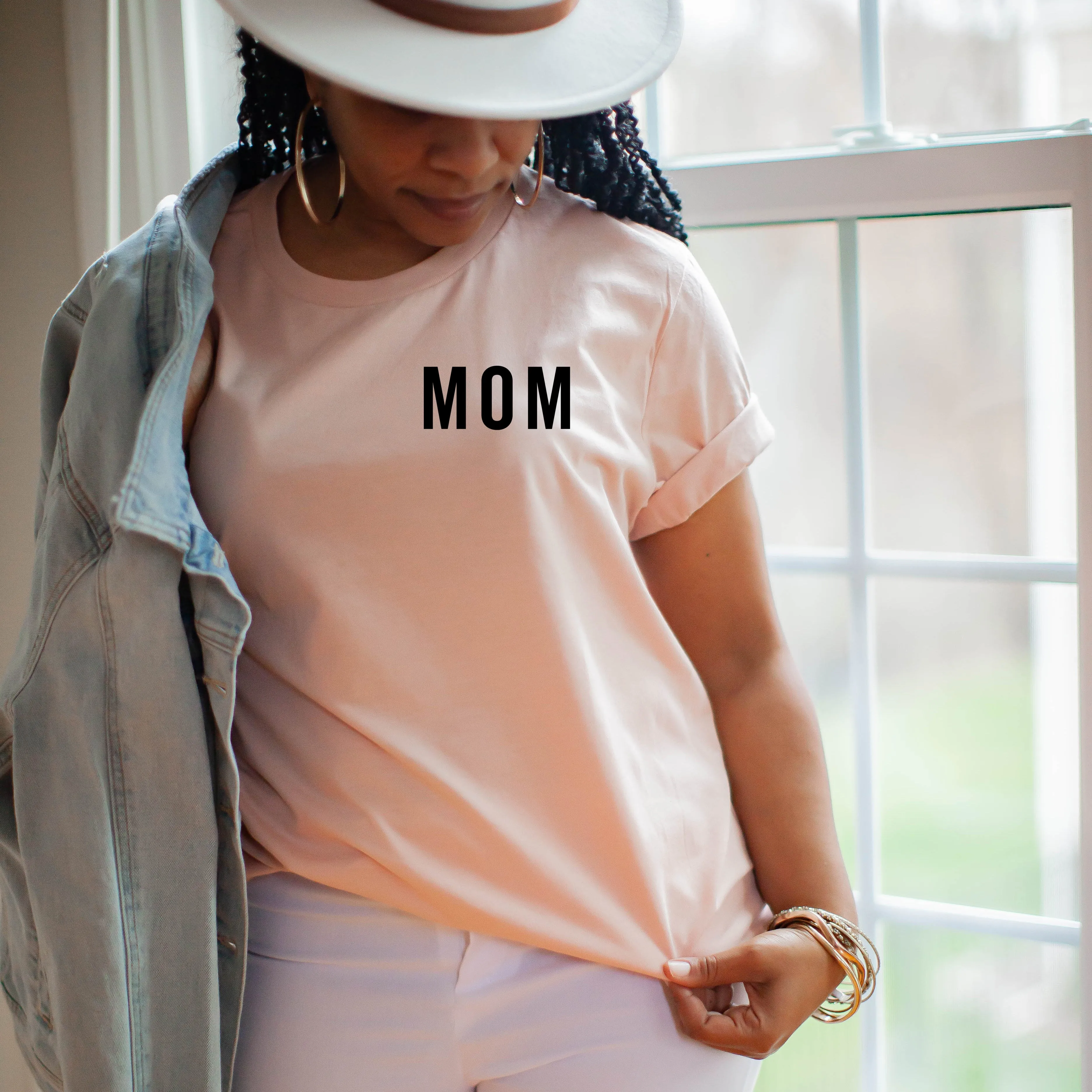 Mom (Pocket Size - Block Font) - Basics Collection - Unisex Tee